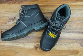 slip resistant safety toe shoes